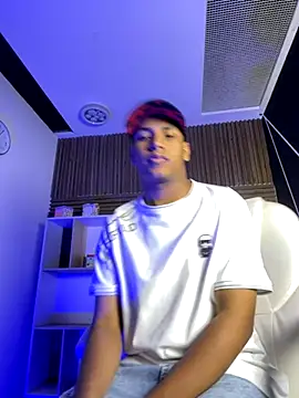 Snapshot of IsaacBlack_ chatting on 12, 9, 2025 IsaacBlack online show from 12, 9, 2025