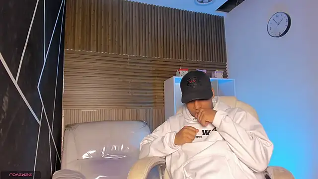 Snapshot of IsaacBlack_ chatting on 22, 9, 2025 IsaacBlack online show from 22, 9, 2025