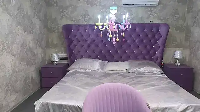 Snapshot of Anna_Kenann chatting on 8, 10, 2025 Anna Kenann online show from 8, 10, 2025