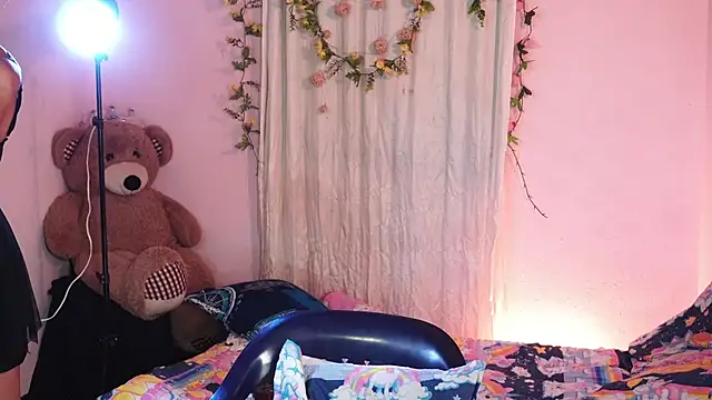 Snapshot of ashley_winhouse chatting on 10, 7, 2026 ashley winhouse online show from 10, 7, 2026