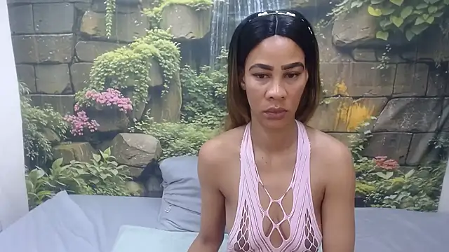 Snapshot of GlowGoddessxx chatting on 26, 6, 2026 GlowGoddessxx online show from 26, 6, 2026