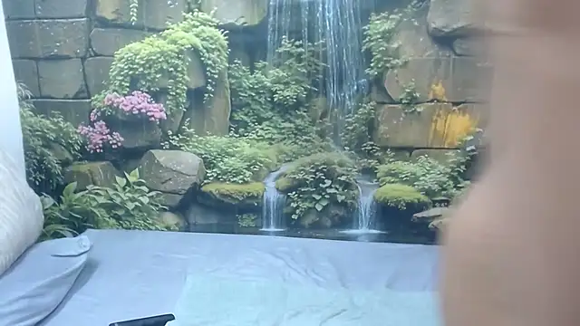 Snapshot of GlowGoddessxx chatting on 7, 7, 2026 GlowGoddessxx online show from 7, 7, 2026