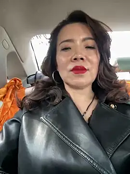 Snapshot of anna_yngs chatting on 2, 2, 2026 anna yngs online show from 2, 2, 2026