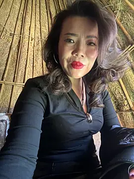 Snapshot of anna_yngs chatting on 4, 2, 2026 anna yngs online show from 4, 2, 2026