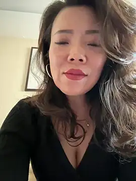 Snapshot of anna_yngs chatting on 6, 3, 2026 anna yngs online show from 6, 3, 2026