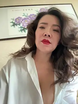 Snapshot of anna_yngs chatting on 3, 6, 2026 anna yngs online show from 3, 6, 2026