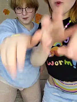 Snapshot of xrixsyx_and_ricky chatting on 13, 11, 2025 xrixsyx and ricky online show from 13, 11, 2025