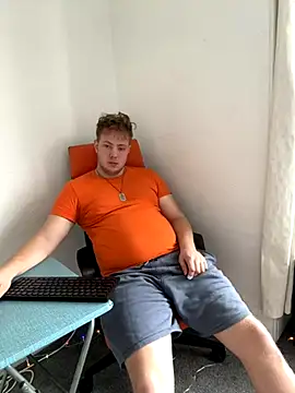 Snapshot of yourmaster2025 chatting on 10, 9, 2025 yourmaster2025 online show from 10, 9, 2025