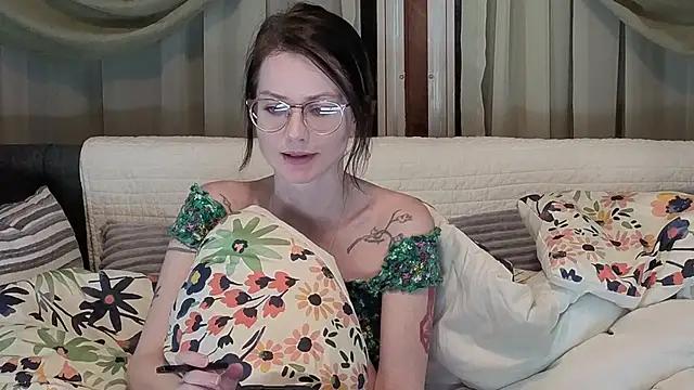 Snapshot of kohlbird chatting on 4, 12, 2025 kohlbird online show from 4, 12, 2025