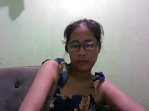 HotLadyPinay32 online show from 8, 5, 2026