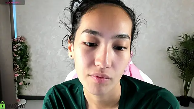 Snapshot of FlirtyAura chatting on 26, 9, 2025 FlirtyAura online show from 26, 9, 2025