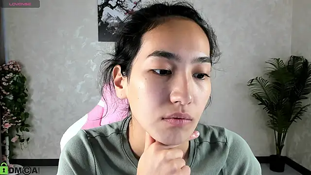 Snapshot of FlirtyAura chatting on 29, 9, 2025 FlirtyAura online show from 29, 9, 2025