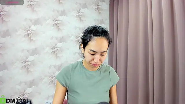 Snapshot of FlirtyAura chatting on 1, 10, 2025 FlirtyAura online show from 1, 10, 2025