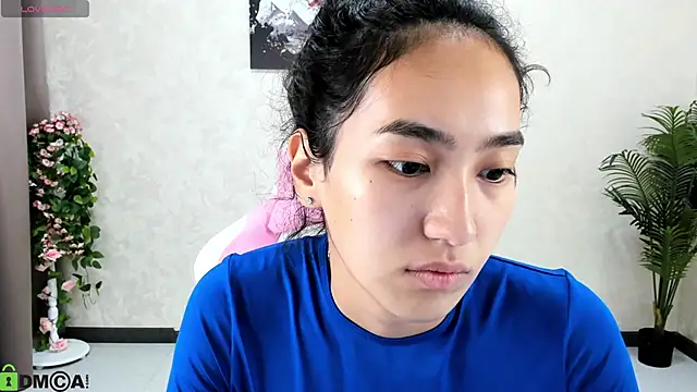 Snapshot of FlirtyAura chatting on 12, 10, 2025 FlirtyAura online show from 12, 10, 2025