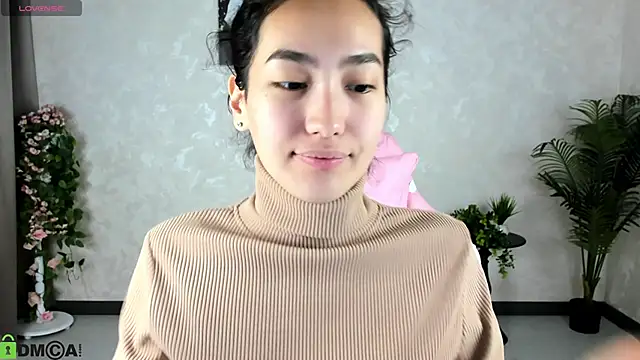 Snapshot of FlirtyAura chatting on 15, 10, 2025 FlirtyAura online show from 15, 10, 2025