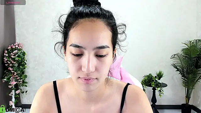 Snapshot of FlirtyAura chatting on 22, 10, 2025 FlirtyAura online show from 22, 10, 2025