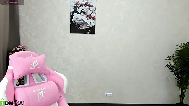 Snapshot of FlirtyAura chatting on 30, 10, 2025 FlirtyAura online show from 30, 10, 2025