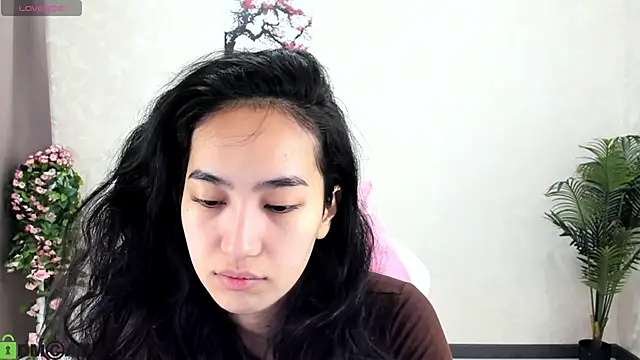 Snapshot of FlirtyAura chatting on 4, 11, 2025 FlirtyAura online show from 4, 11, 2025