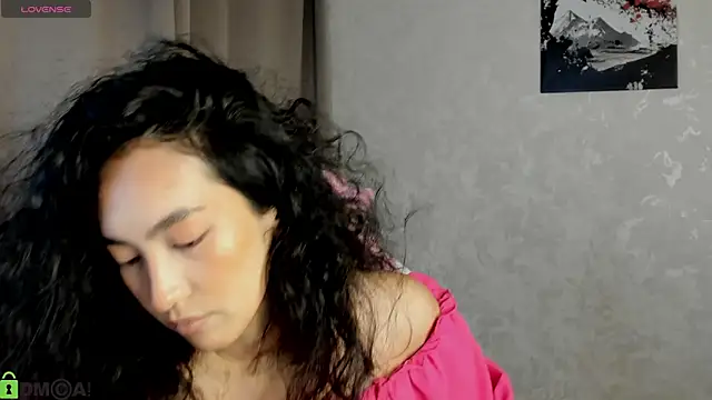 Snapshot of FlirtyAura chatting on 24, 11, 2025 FlirtyAura online show from 24, 11, 2025