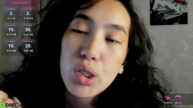 Snapshot of FlirtyAura chatting on 28, 11, 2025 FlirtyAura online show from 28, 11, 2025