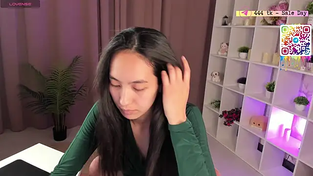 FlirtyAura online show from 5, 6, 2026
