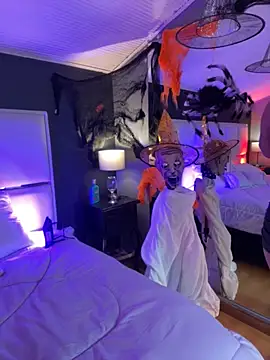 BellaFernandez   online show from 24, 10, 2025