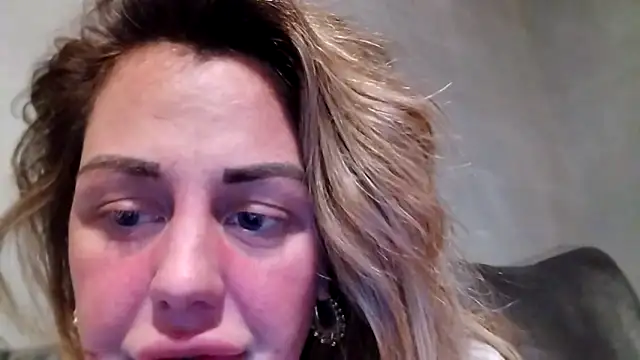 Snapshot of Sophrob96x chatting on 10, 9, 2025 Sophrob96x online show from 10, 9, 2025