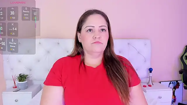 Snapshot of katte_landerr chatting on 8, 10, 2025 katte landerr online show from 8, 10, 2025