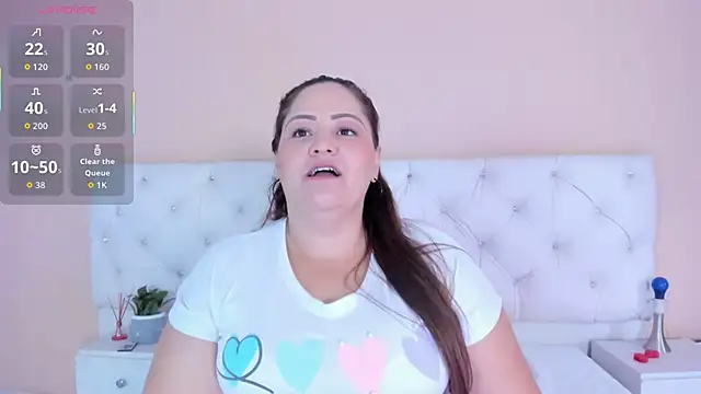 Snapshot of katte_landerr chatting on 11, 10, 2025 katte landerr online show from 11, 10, 2025