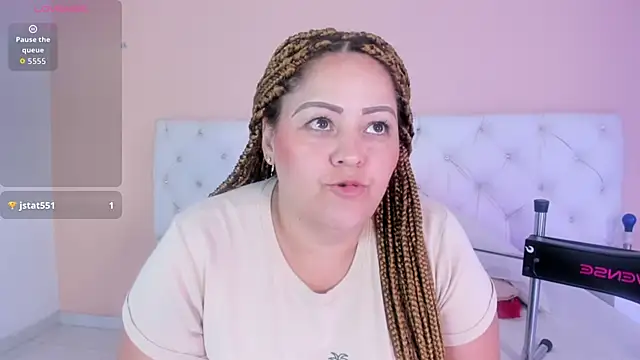 Snapshot of katte_landerr chatting on 26, 10, 2025 katte landerr online show from 26, 10, 2025