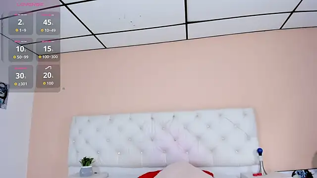 Snapshot of katte_landerr chatting on 28, 10, 2025 katte landerr online show from 28, 10, 2025