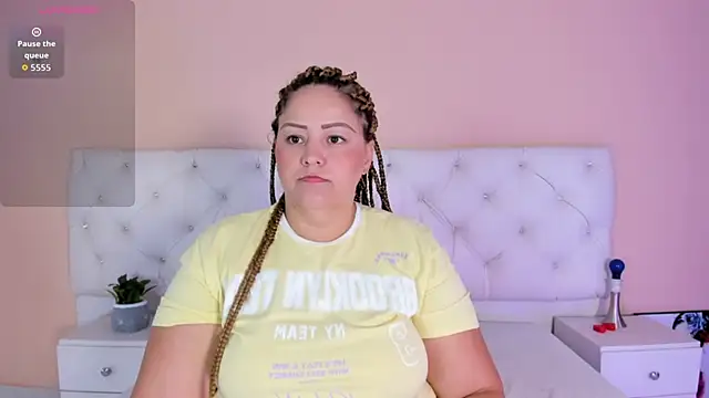 Snapshot of katte_landerr chatting on 29, 10, 2025 katte landerr online show from 29, 10, 2025