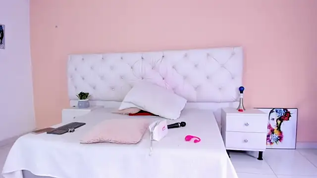 Snapshot of katte_landerr chatting on 13, 11, 2025 katte landerr online show from 13, 11, 2025