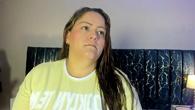 Snapshot of katte_landerr chatting on 2, 2, 2026 katte landerr online show from 2, 2, 2026