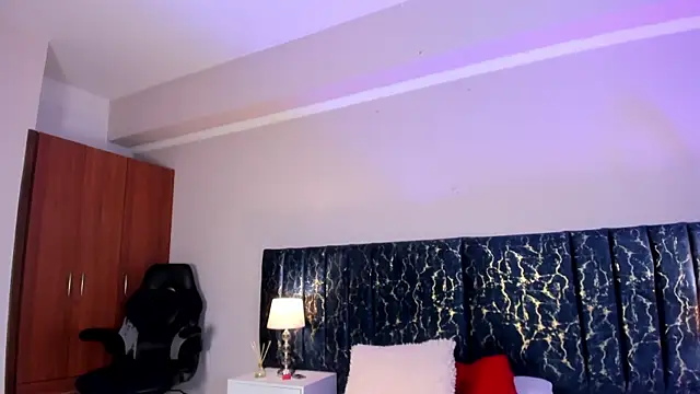 Snapshot of katte_landerr chatting on 26, 2, 2026 katte landerr online show from 26, 2, 2026