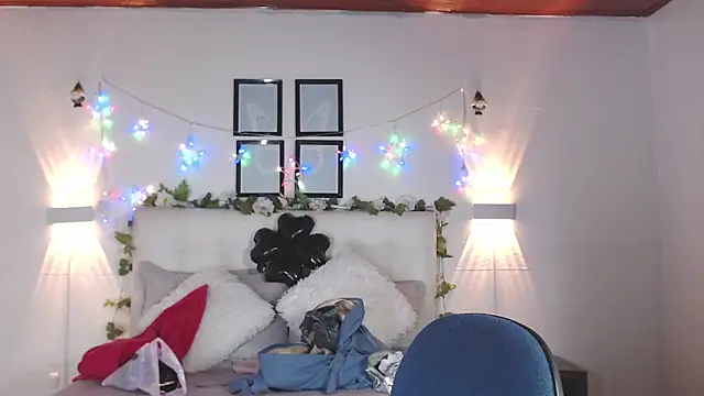 Megan 05  online show from 14, 4, 2026