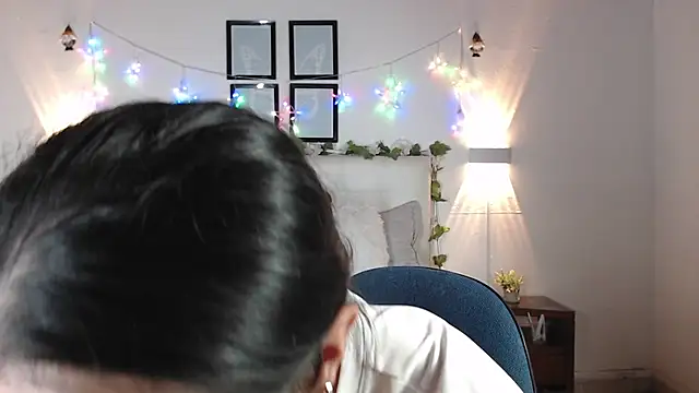 Snapshot of Megan_05_ chatting on 28, 4, 2026 Megan 05 online show from 28, 4, 2026