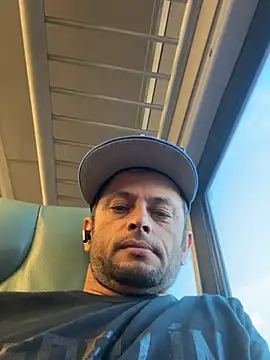 Carlosmauricio123 online show from 4, 6, 2026