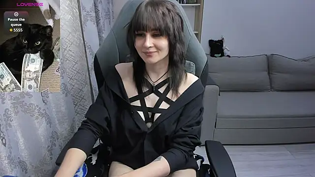 Snapshot of MistyDark chatting on 7, 7, 2026 MistyDark online show from 7, 7, 2026