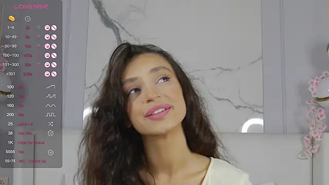 Snapshot of AdoraCortes chatting on 20, 9, 2025 AdoraCortes online show from 20, 9, 2025