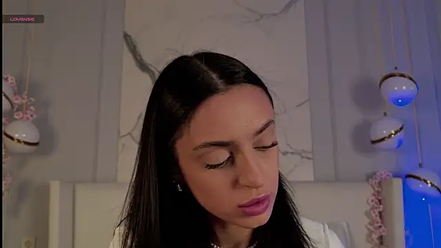 Snapshot of AdoraCortes chatting on 20, 11, 2025 AdoraCortes online show from 20, 11, 2025