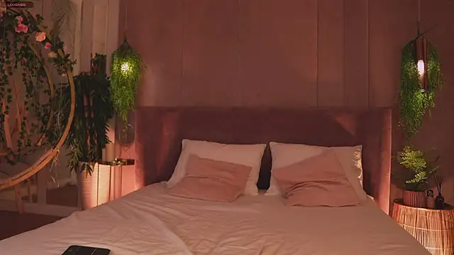 Snapshot of AdoraCortes chatting on 20, 11, 2025 AdoraCortes online show from 20, 11, 2025