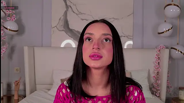 Snapshot of AdoraCortes chatting on 22, 11, 2025 AdoraCortes online show from 22, 11, 2025