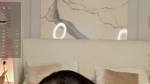 Snapshot of AdoraCortes chatting on 26, 11, 2025 AdoraCortes online show from 26, 11, 2025