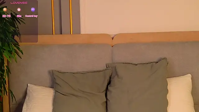 AdoraCortes online show from 8, 4, 2026