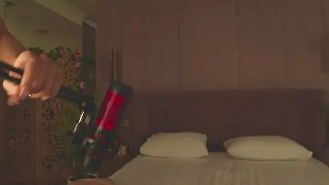 AdoraCortes online show from 17, 4, 2026