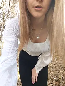 YOOUR EVAA online show from 9, 11, 2025