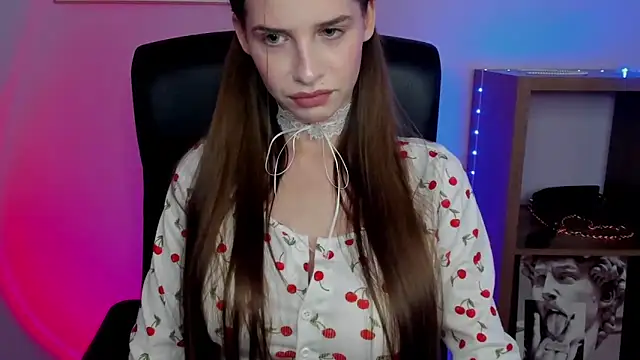 LuxMaya online show from 12, 11, 2025