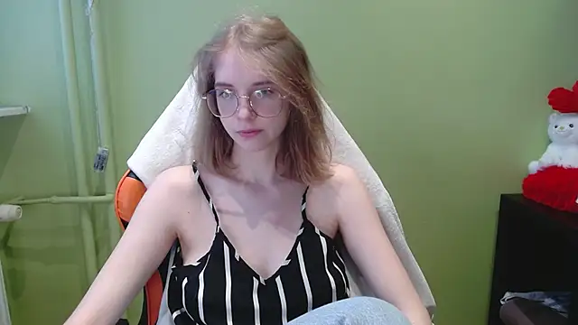 juicyPenny online show from 24, 2, 2026