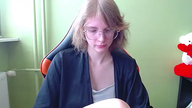 Snapshot of juicyPenny chatting on 29, 4, 2026 juicyPenny online show from 29, 4, 2026